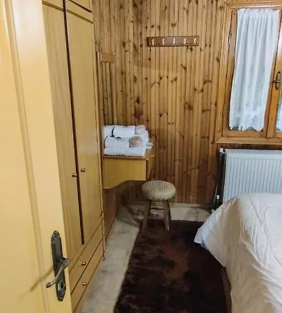 Chalatsogiannis Suites *